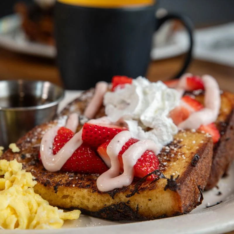 French toast with strawberries and cream